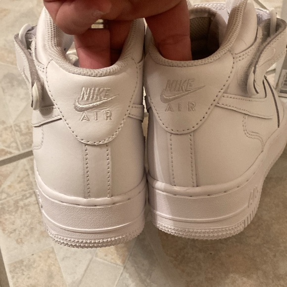 Air Force one mid (gs) - Picture 2 of 6